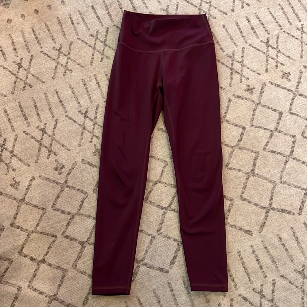 Fleo size small El Toro leggings - eggplant color